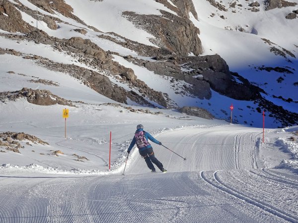 feine Pulverpistenabfahrt