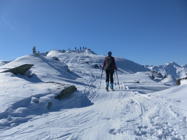 nur am Gipfelrücken etwas windbehandelt