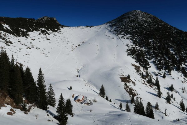 Rückblick Oberkaseralm und Geigelsteinabfahrt