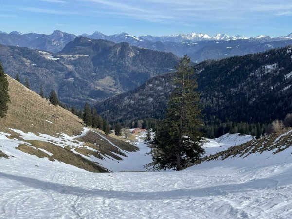 Oberhalb Wuhrsteinalm geschlossene Schneedecke