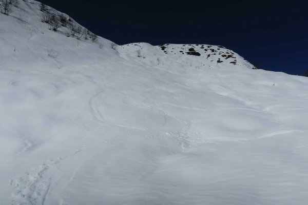 Firnabfahrt vom Hahnenkampl