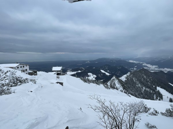 Hochfellnhaus und Seilbahnstation