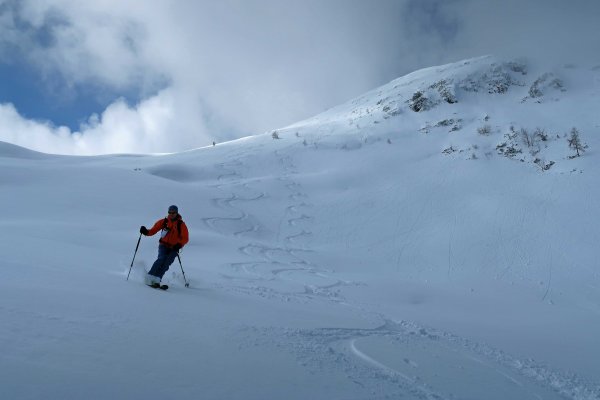 Pulverabfahrt ins Kar