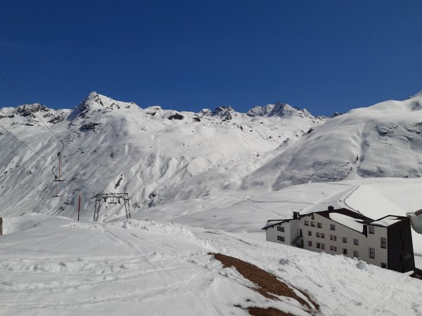 Bielerhöhe mit Hennekopf