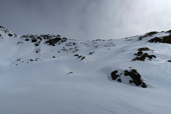 Abfahrtshang vom Rücken