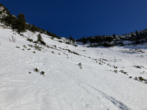 Latschen schauen heraus