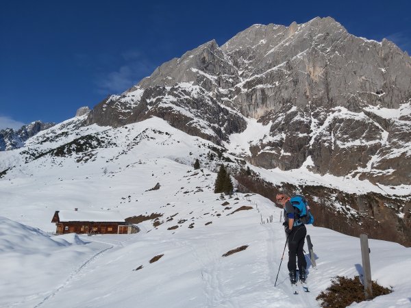 Bratschenkopf-Südwand mit First links