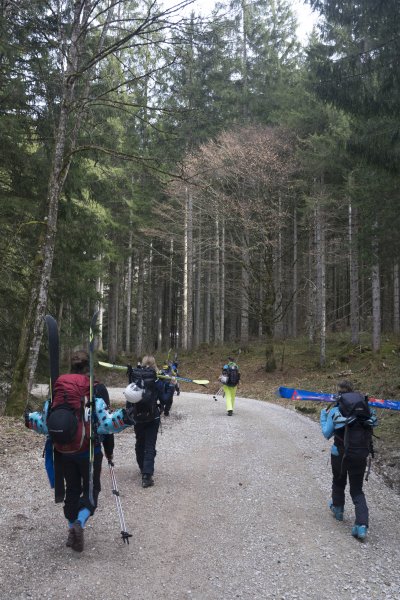 Da fehlt was im Abstieg zum Bus