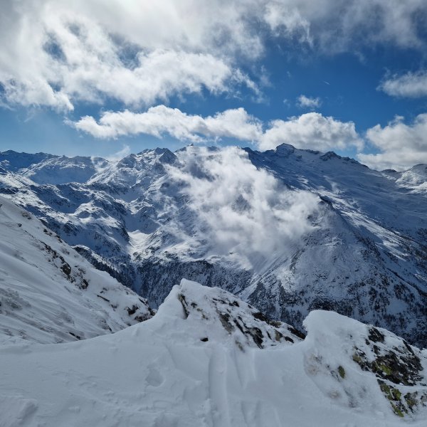 Wolkenstimmung mit Blick zum Keeskogel