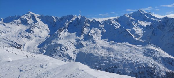 links Dreiherrenspitze, rechts Rötspitze