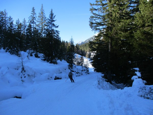 Straße zum Parkplatz