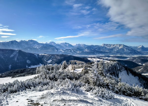 Blick vom Gipfel Richtung Göll und Untersberg