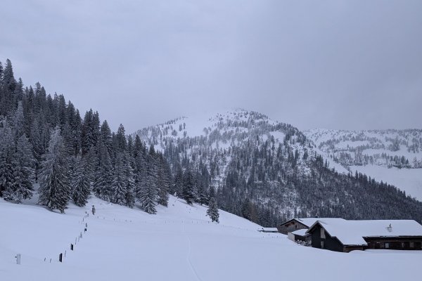 Der Zinken Gipfel versteckt sich in den Wolken
