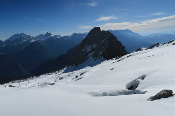 Aufpassen auf Spalten und Dolinen