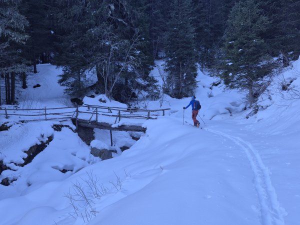 Anspuren der Aufstiegsroute vorbei an der Pichlerhütte