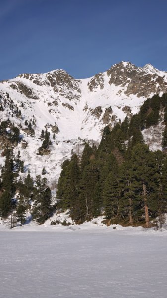 Rote Rinne von unten